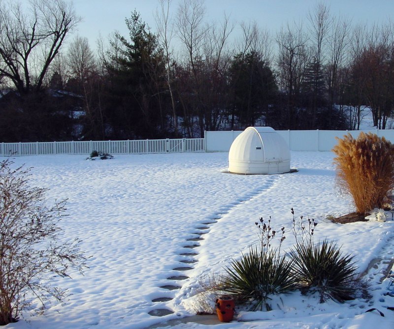 Dome in Snow_3.jpg (158169 bytes)